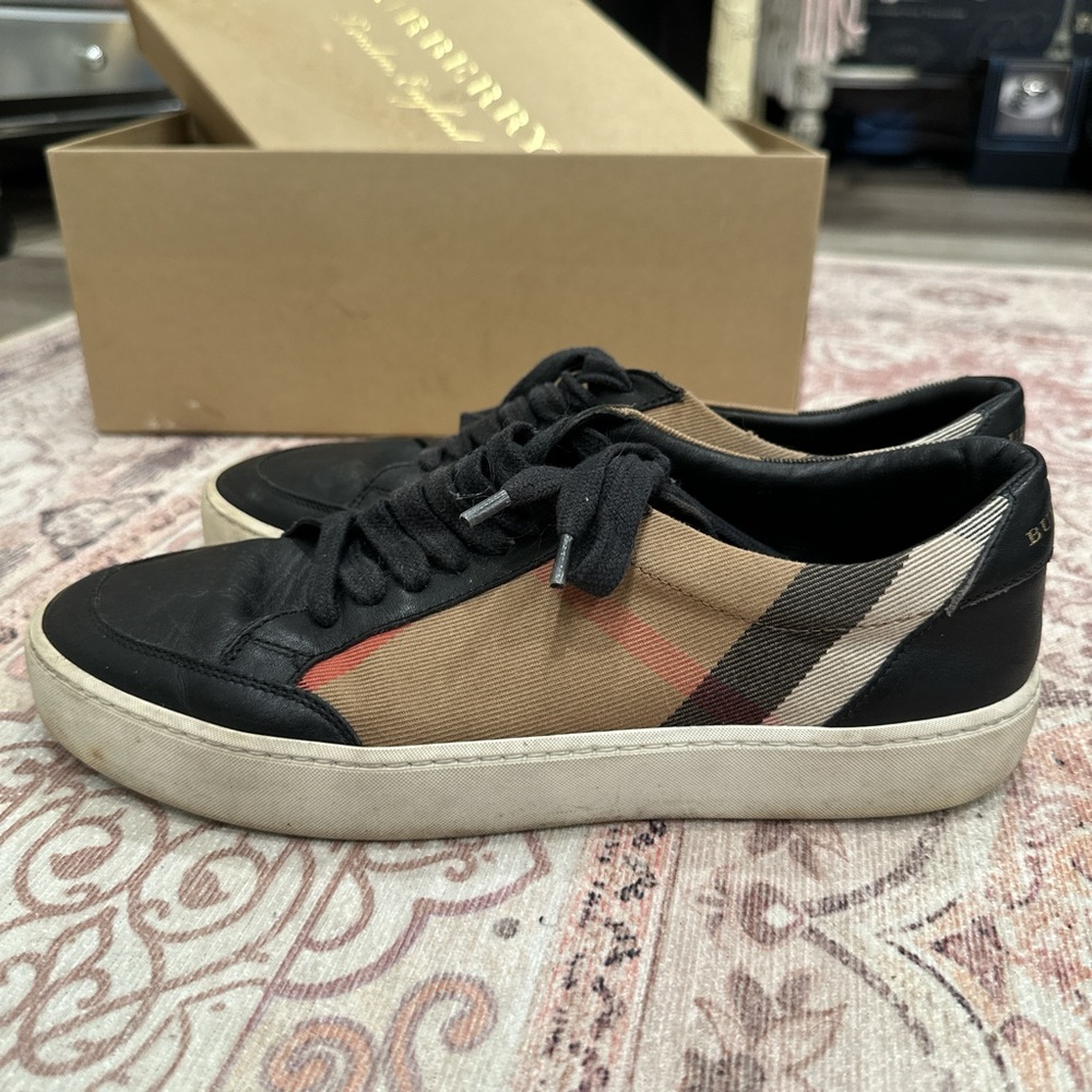 Burberry Sneakers - Picture 3 of 4